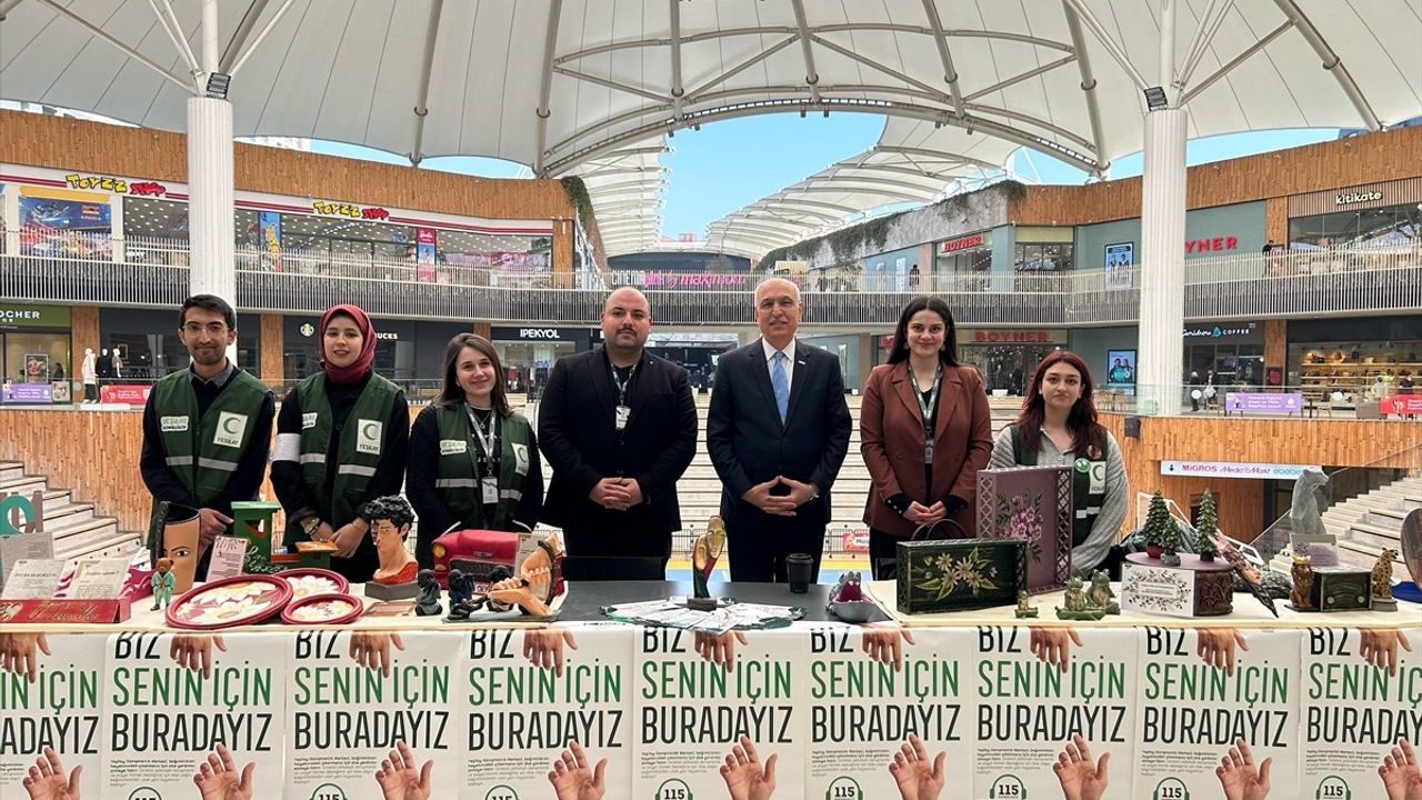 Yeşilay Balıkesir'den Bağımlılıkla Mücadele İçin Farkındalık Standı