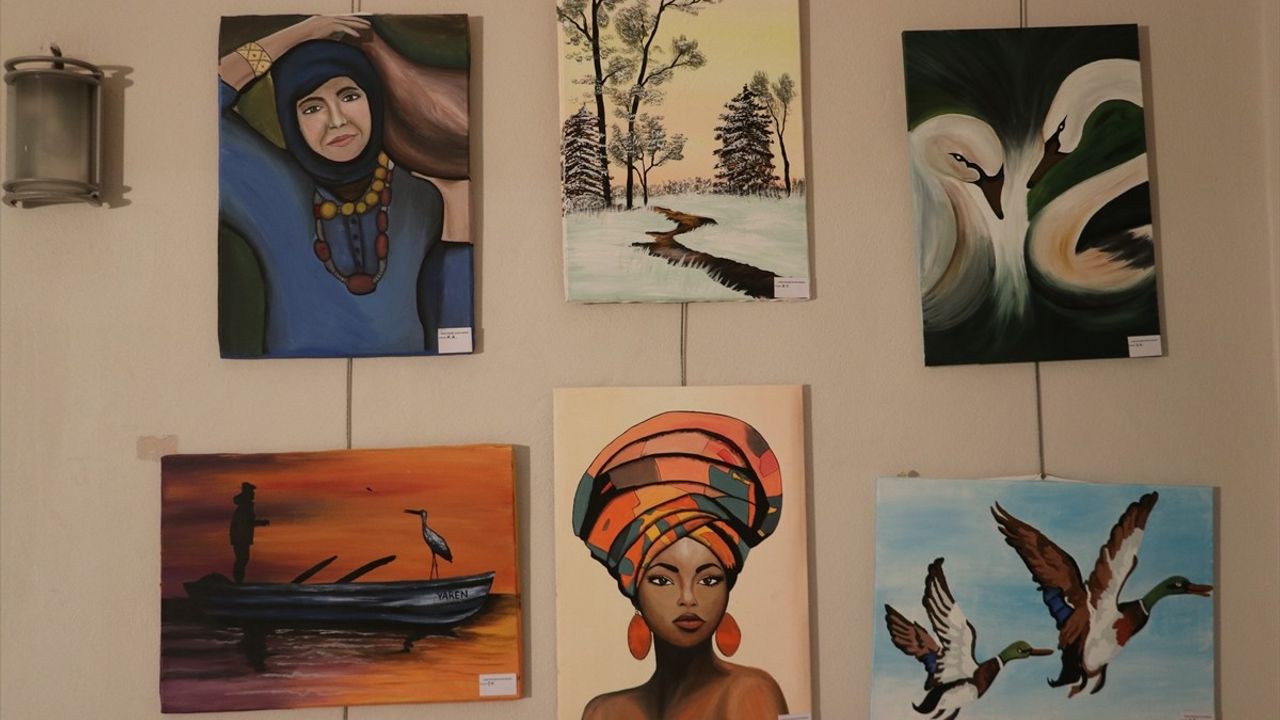 Yeşilay Bursa'nın 'Kil ve Tuval Umutla Hayal' Sergisi Kapanışını Yaptı