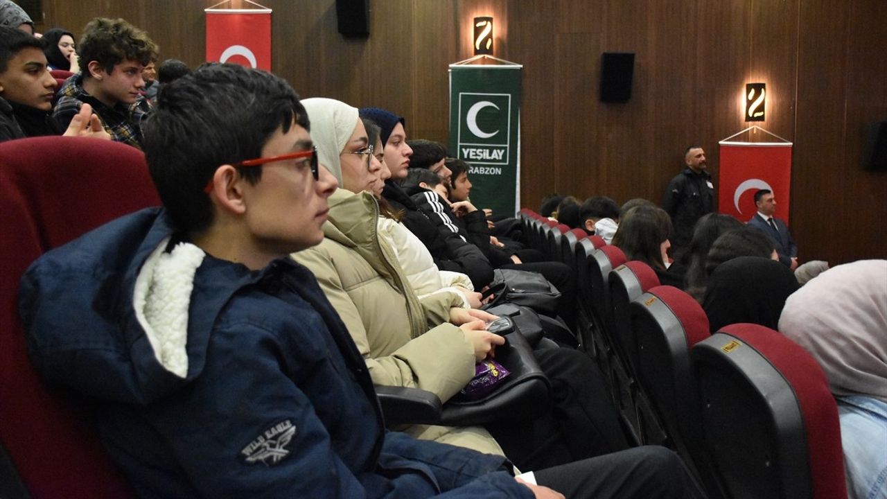 Yeşilay Genel Başkanı Dinç, Trabzon'da Bağımlılıkla Mücadele İçin Gençlere Seslendi