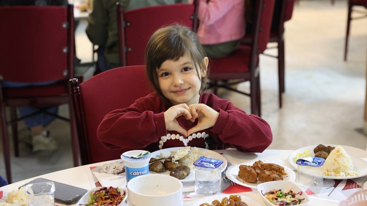 Yetim Şenliği, Türkiye Diyanet Vakfı Etimesgut'ta Coşkuyla Kutlandı