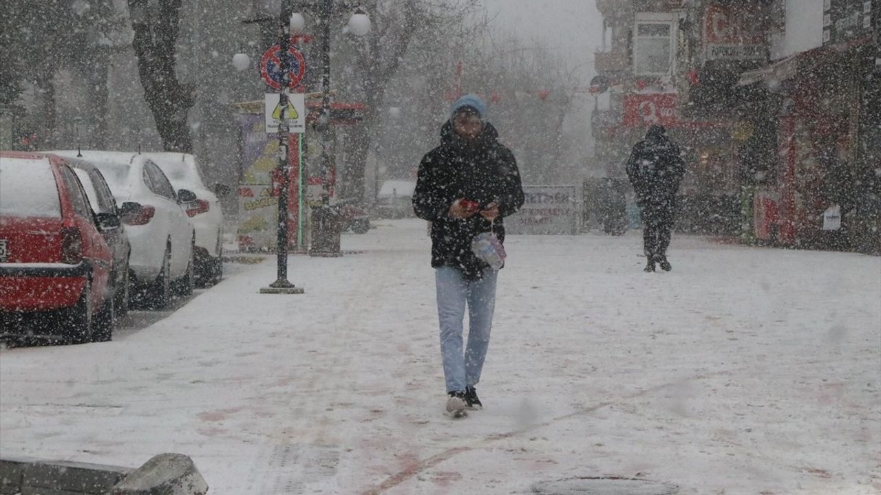 Yozgat'ta 11 İlçede Eğitime Kar Engeli