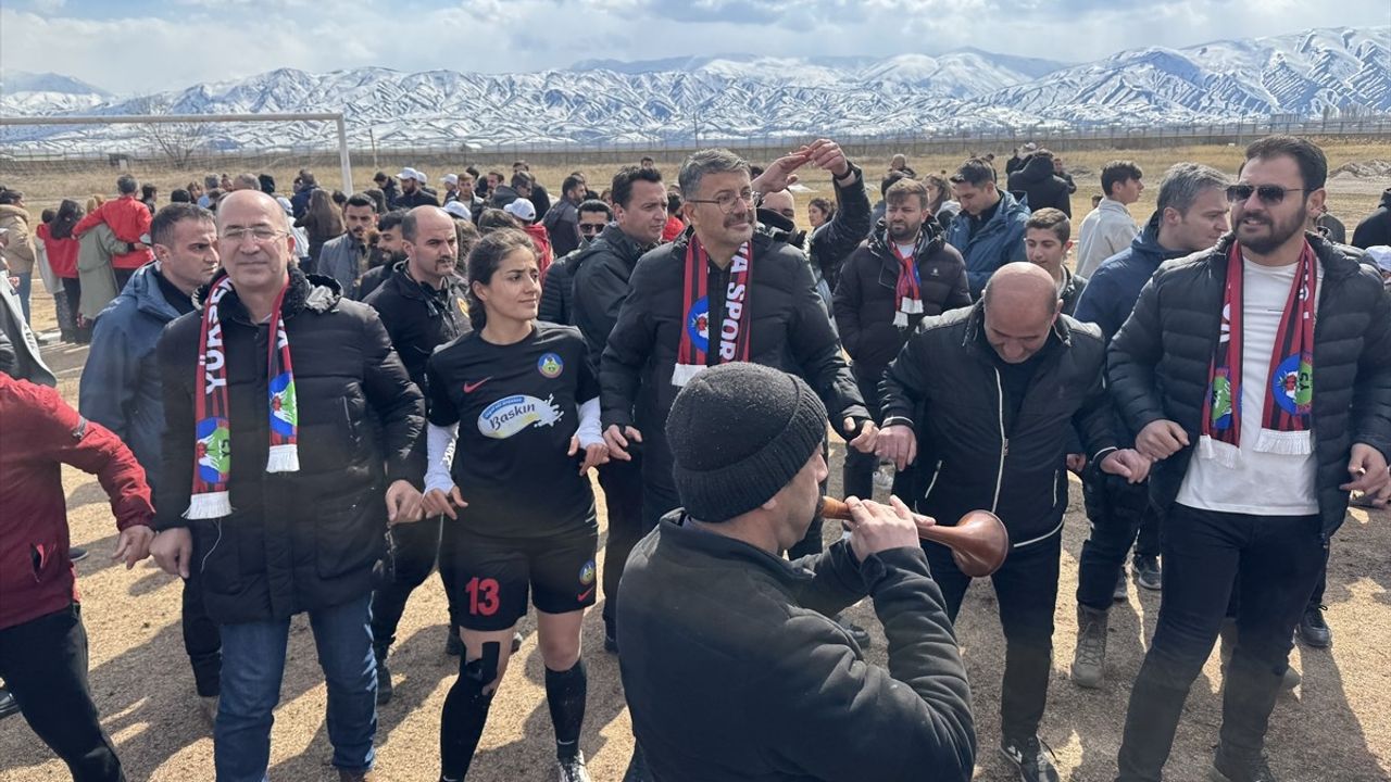 Yüksekovaspor Kadınlar 1. Ligi'nde Şampiyon Olup Süper Lig'e Yükseldi