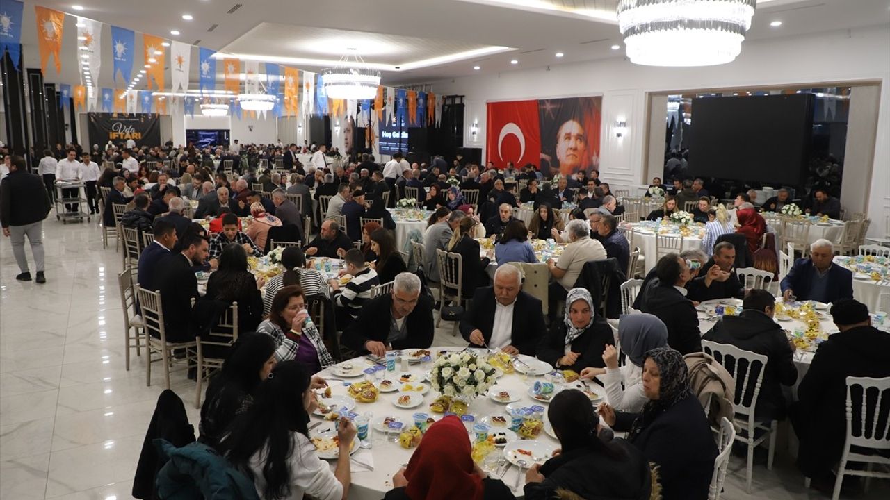 Zeybekci'den CHP'ye Sert Yeleştiri: 'İddialara Cevap Vermekte Zorlanıyorlar'