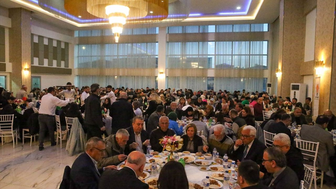 Zeybekci: İBB'deki Yolsuzluk İddiaları ve Atatürk'ün Adı Üzerine Sert Eleştiriler