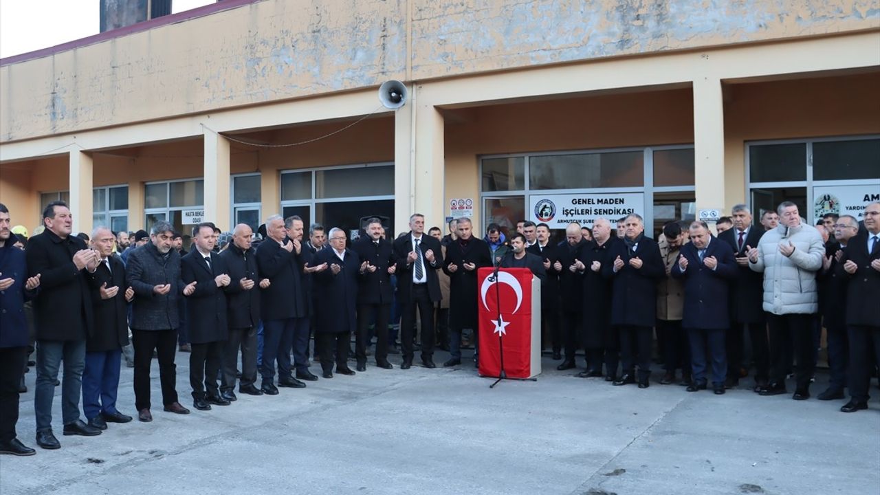 Zonguldak'ta 1983 Grizu Faciasında Hayatını Kaybedenler Anıldı