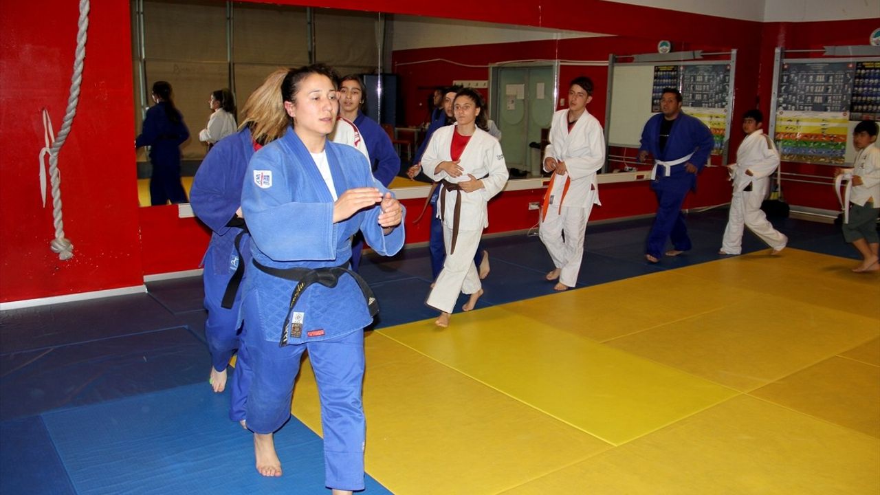 13 Yıl Aradan Sonra Judoda Şampiyonluk: Seher Öztürk Balkan Şampiyonası'na Katılmayı Başardı!