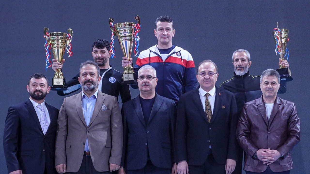 20 Yaş Altı Grekoromen Güreş Şampiyonası Çorum'da Gerçekleşti