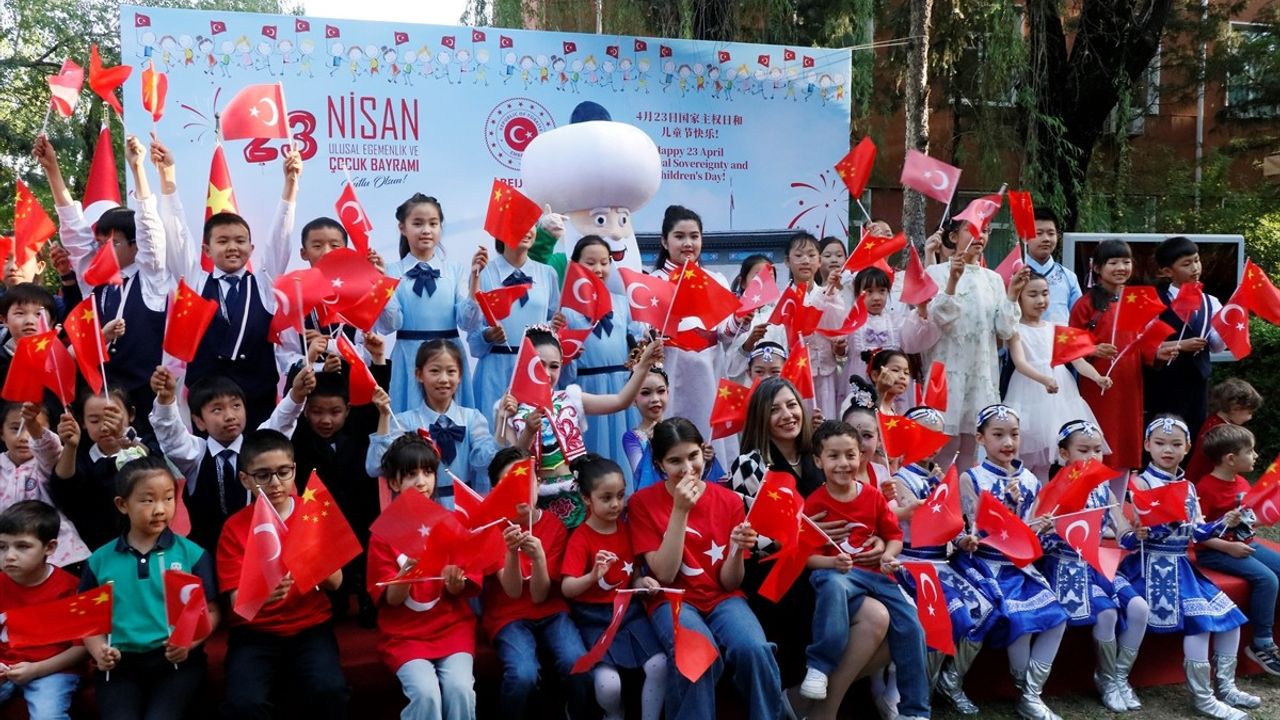 23 Nisan Ulusal Egemenlik ve Çocuk Bayramı Çin'de Coşkuyla Kutlandı