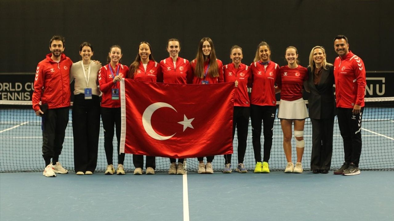 A Milli Kadın Tenis Takımı, Billie Jean King Kupası'nda Fransa'yı 2-1 Yendi!