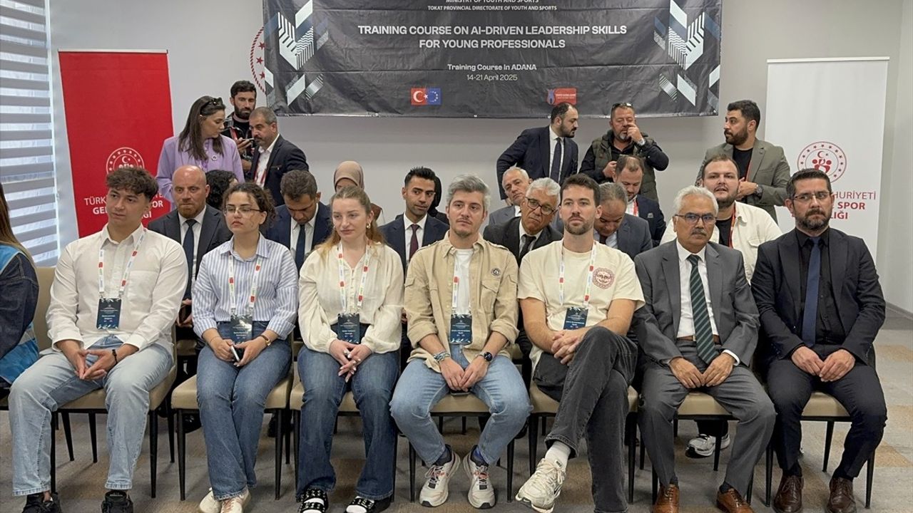 AB Gençlik Çalışanları Projesi Adana'da Başladı