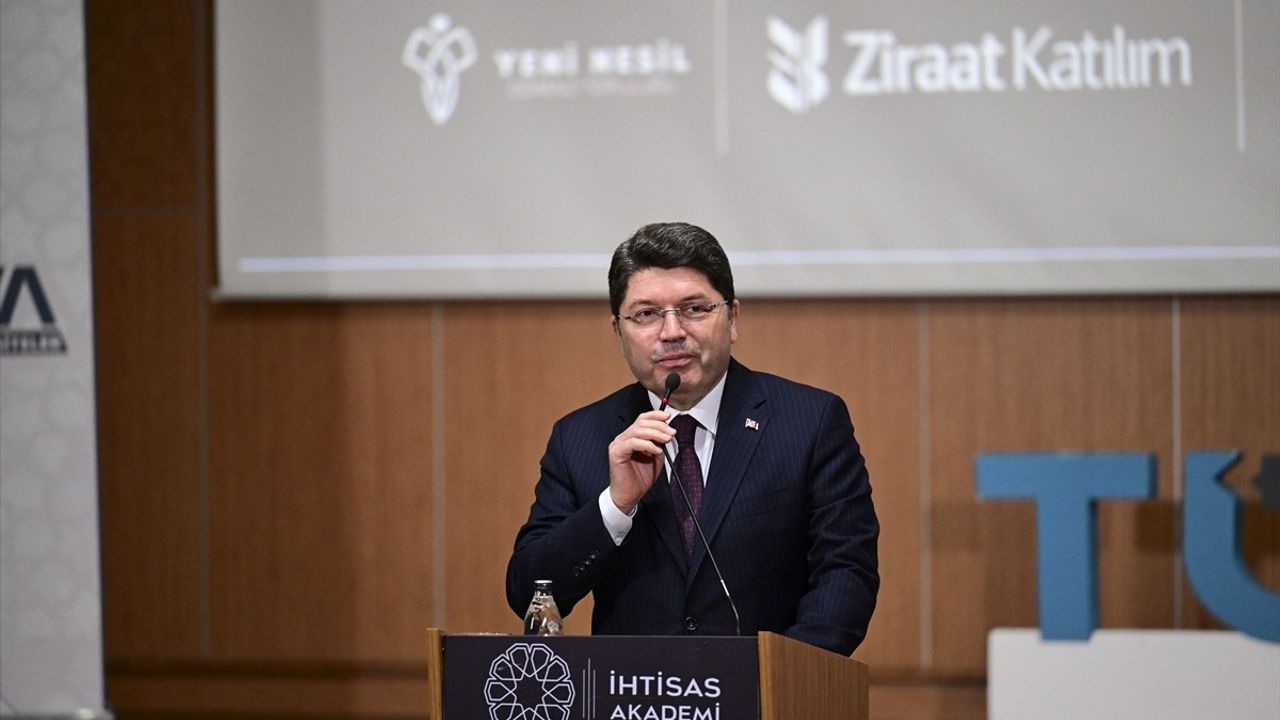 Adalet Bakanı Tunç: Hedefimiz Vesayetçi Ruhtan Arındırılmış Yeni Anayasa