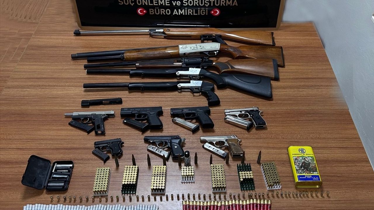 Adana'da 12 Silah Ele Geçirildi: 1 Tutuklama