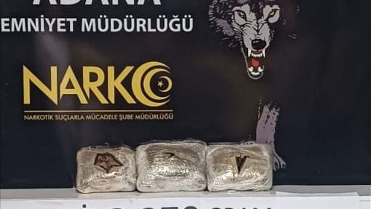 Adana'da 2 Kilo 370 Gram Esrar Bulunan Otomobildeki İki Zanlı Tutuklandı