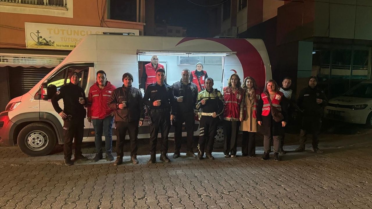 Adana'da Polis Memurlarına Çorba İkramı