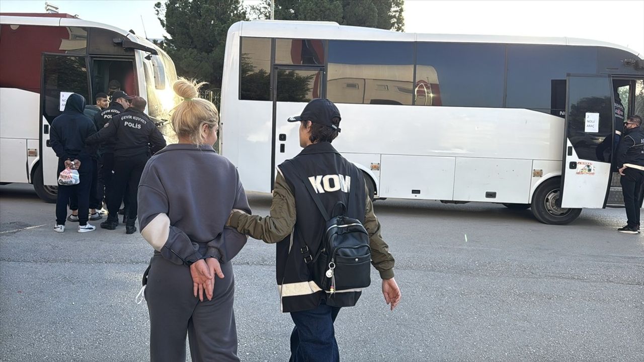 Adana Merkezli Suç Örgütü Operasyonunda 109 Zanlı Adliyeye Sevk Edildi