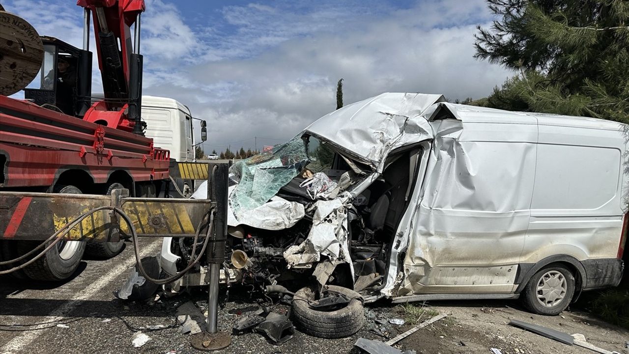 Adıyaman'da Feci Kaza: 1 Ölü, 1 Yaralı