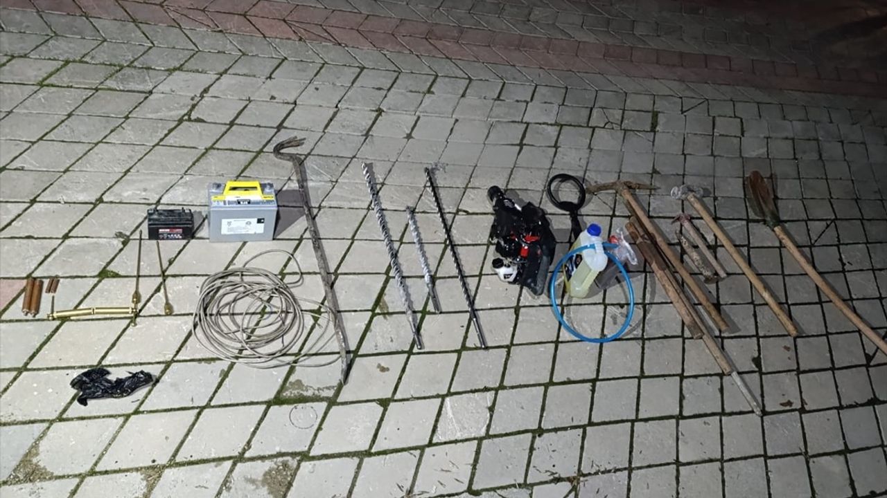 Afyonkarahisar'da Kaçak Kazı Operasyonu: 5 Şahıs Yakalandı