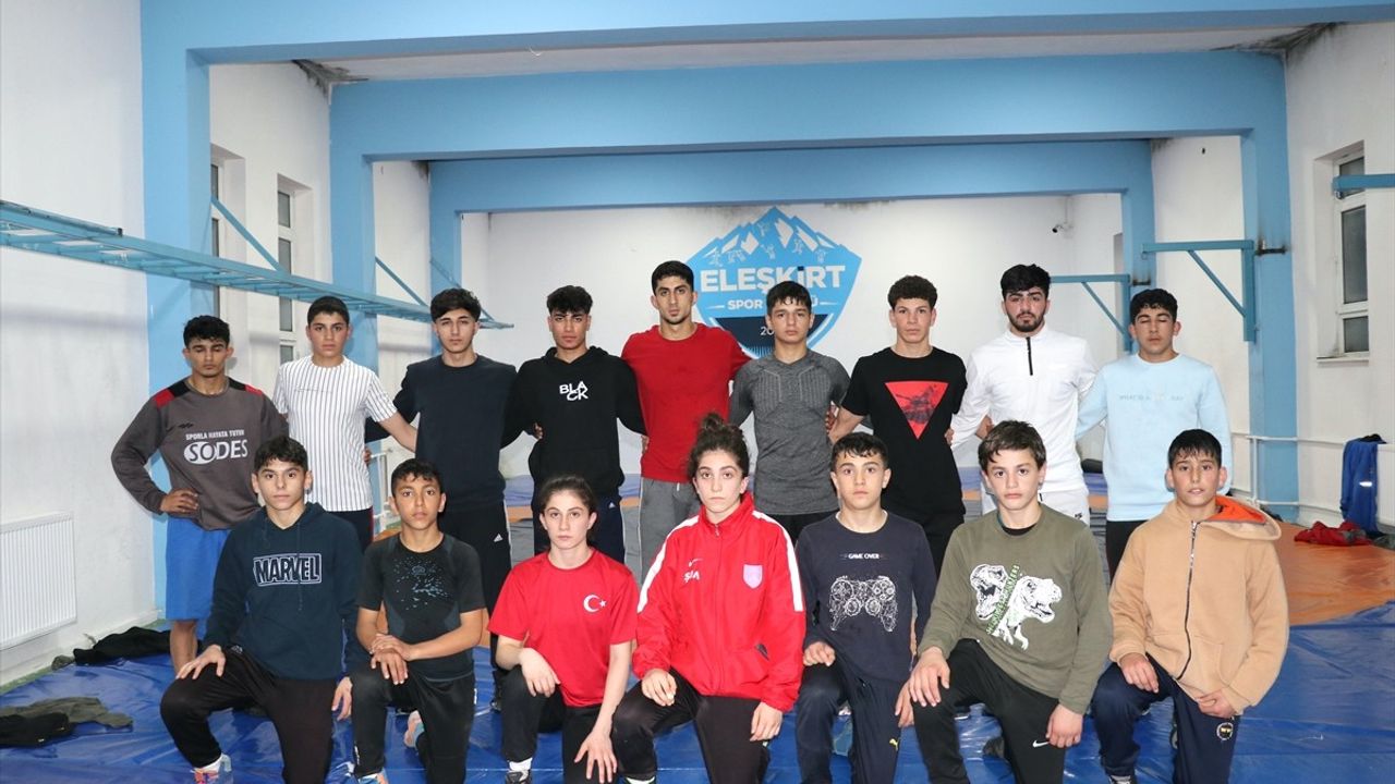 Ağrılı Güreşçi Çocuklardan Uluslararası Başarı Hedefi