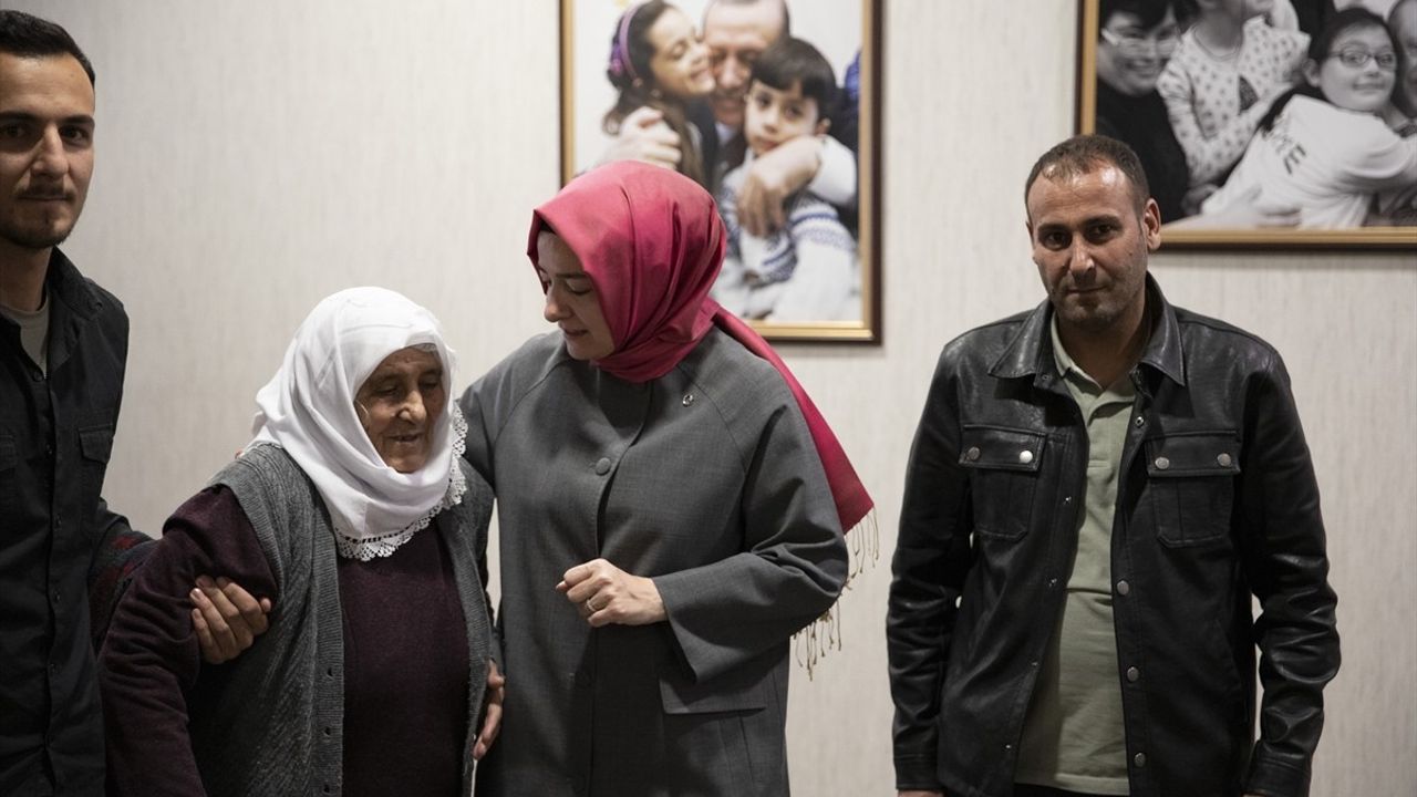 AK Parti Genel Başkan Yardımcısı Kaya, Şehit Ailesini Ziyaret Etti