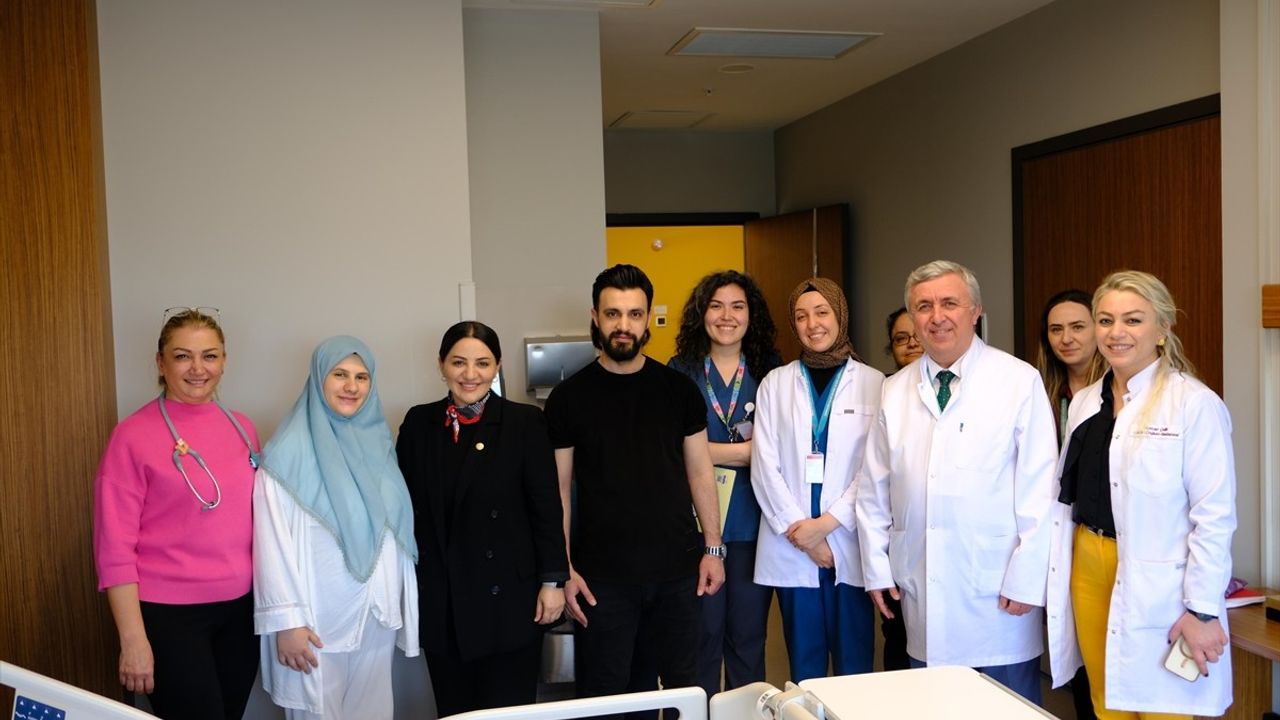 AK Parti'li Karslı, Yenidoğan Çetesi Mağduru Kaya Çiftini Ziyaret Etti