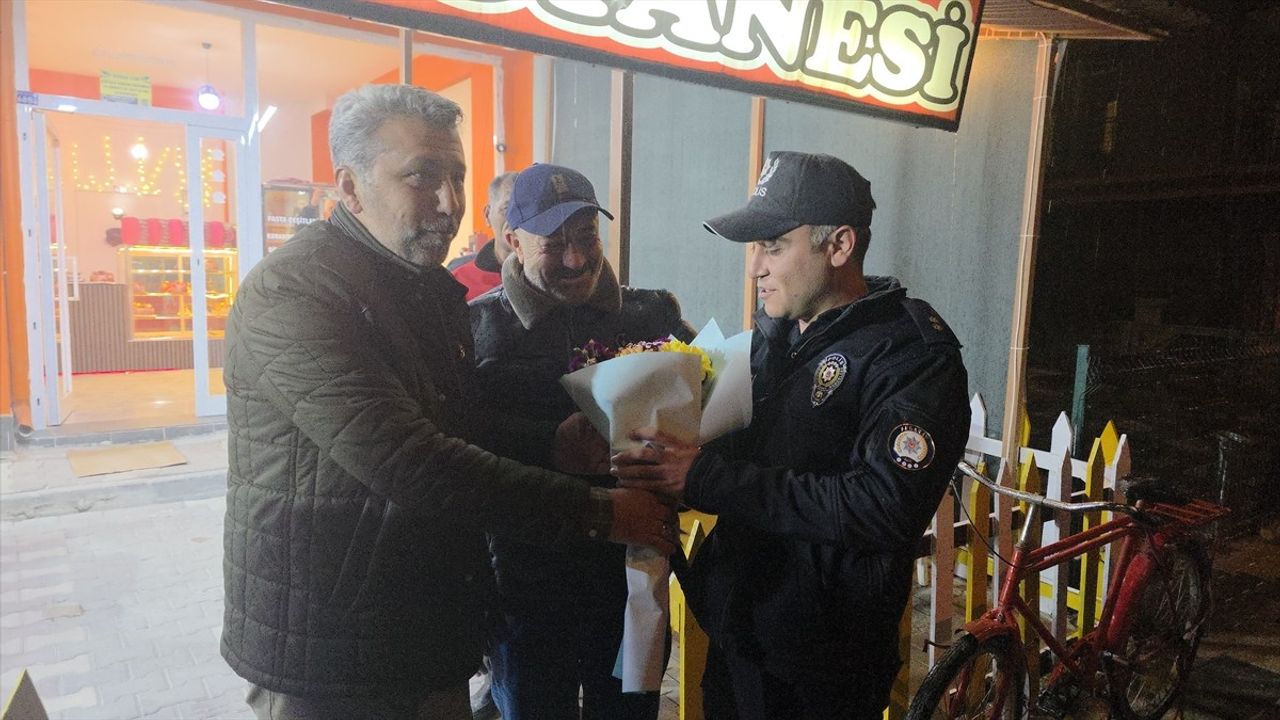 Aksaray'da Polisler Kavga İhbarında Sürpriz Kutlama ile Karşılandı