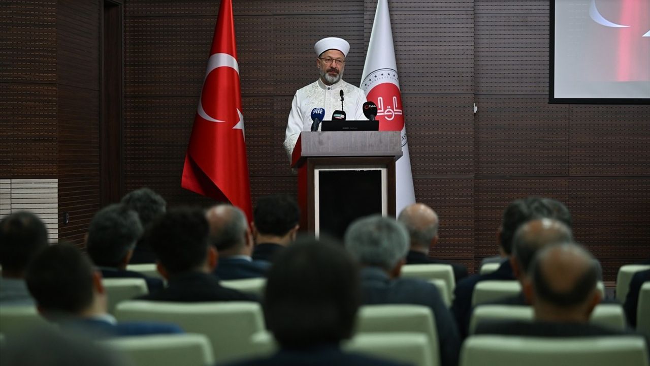 Ali Erbaş'tan Yalnızlık Meselesine Dikkat Çekici Açıklamalar