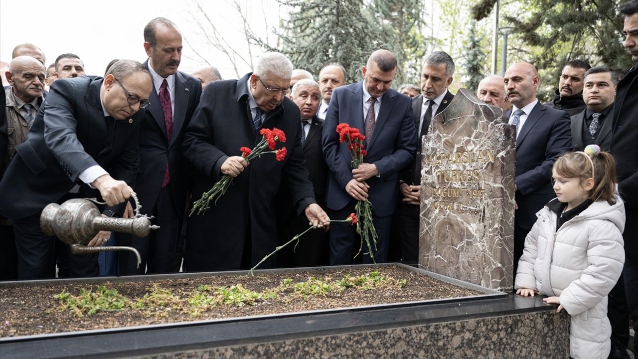 Alparslan Türkeş, Vefatının 28. Yılında Anıldı