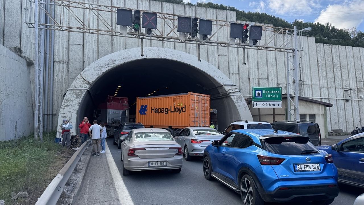 Anadolu Otoyolu'nda Zincirleme Kaza: İstanbul İstikameti Ulaşıma Kapandı