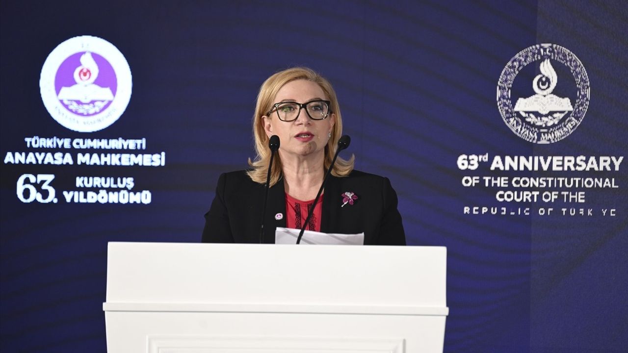 Anayasa Yargısının Geleceği Sempozyumu'nda İlk Oturum Gerçekleşti