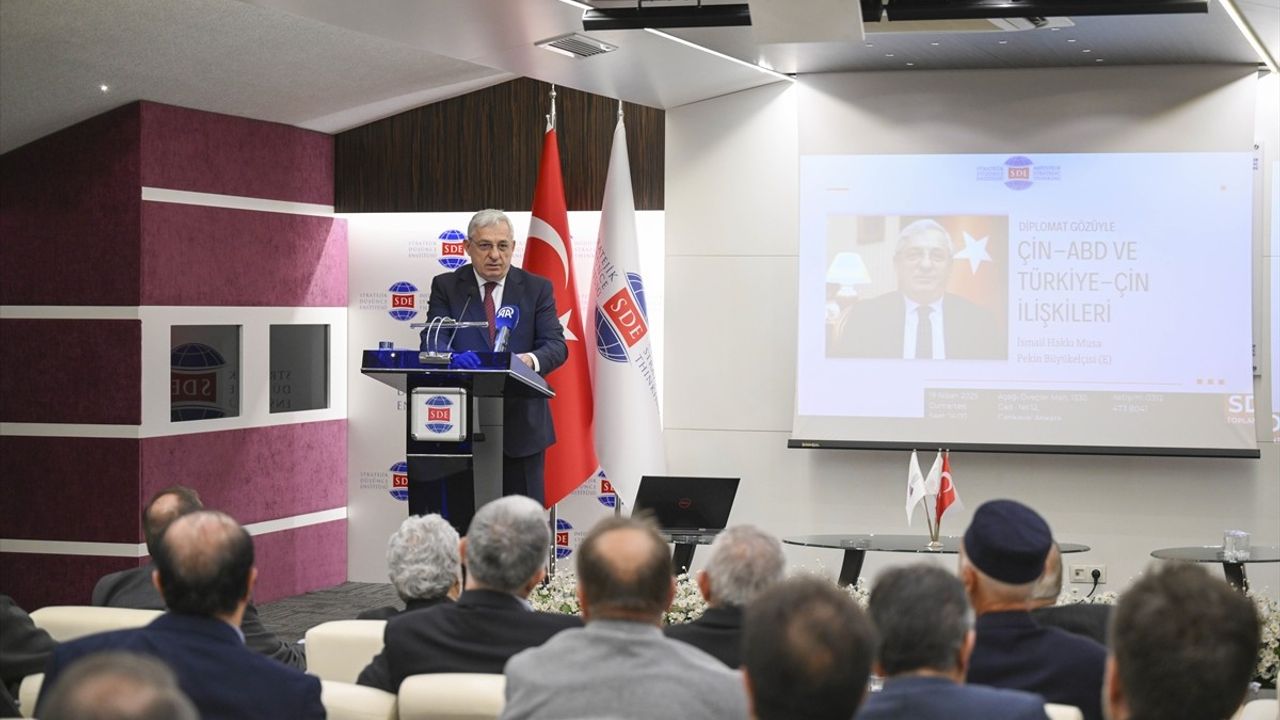 Ankara'da 'Diplomat Gözüyle Çin-ABD ve Türkiye-Çin İlişkileri' Etkinliği