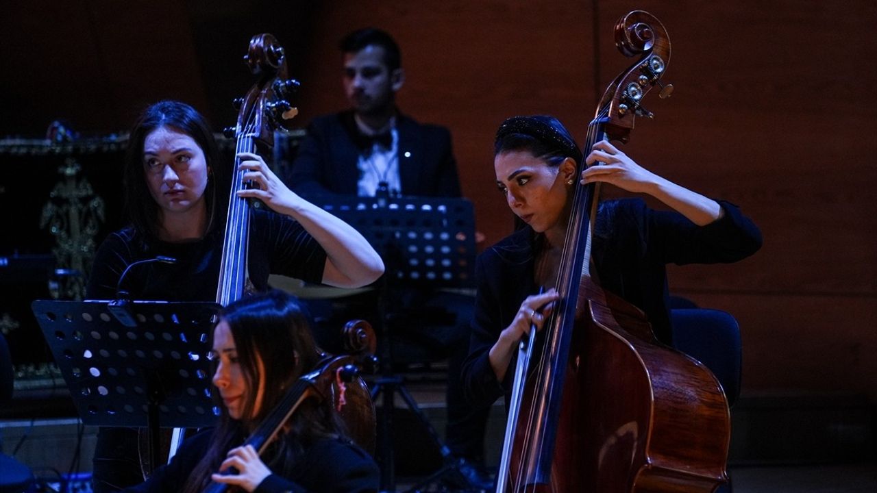 Ankara'nın Tarihine Işık Tutan Müzikal: Şehirlerin Ecesi