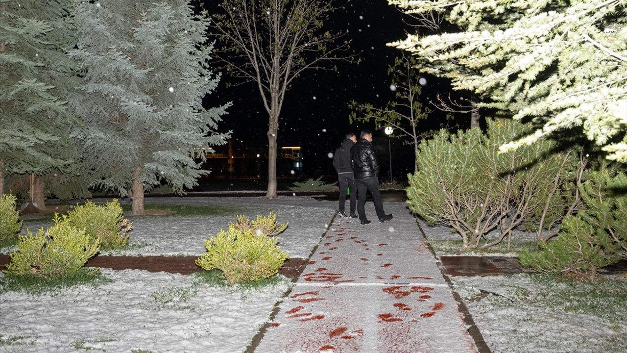 Ankara'nın Yüksek Kesimlerinde Kar Yağışı Etkili Oldu