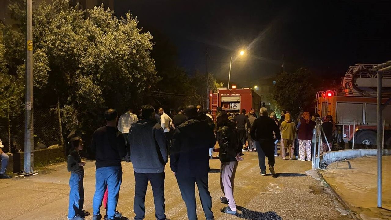 Antalya'da Düğün Günü Yangın: Gelin ve Damat Şokta