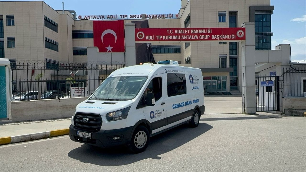 Antalya'da Kız Arkadaşını Öldüren Sezer Bozkurt İntihar Etti