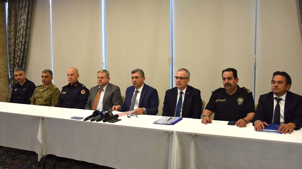 Antalya'da Orman Yangınlarına Karşı Önlemler Toplantısı Düzenlendi