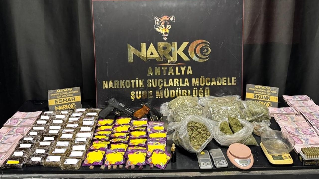 Antalya'da Uyuşturucu Ticareti: 20 Şüpheli Tutuklandı