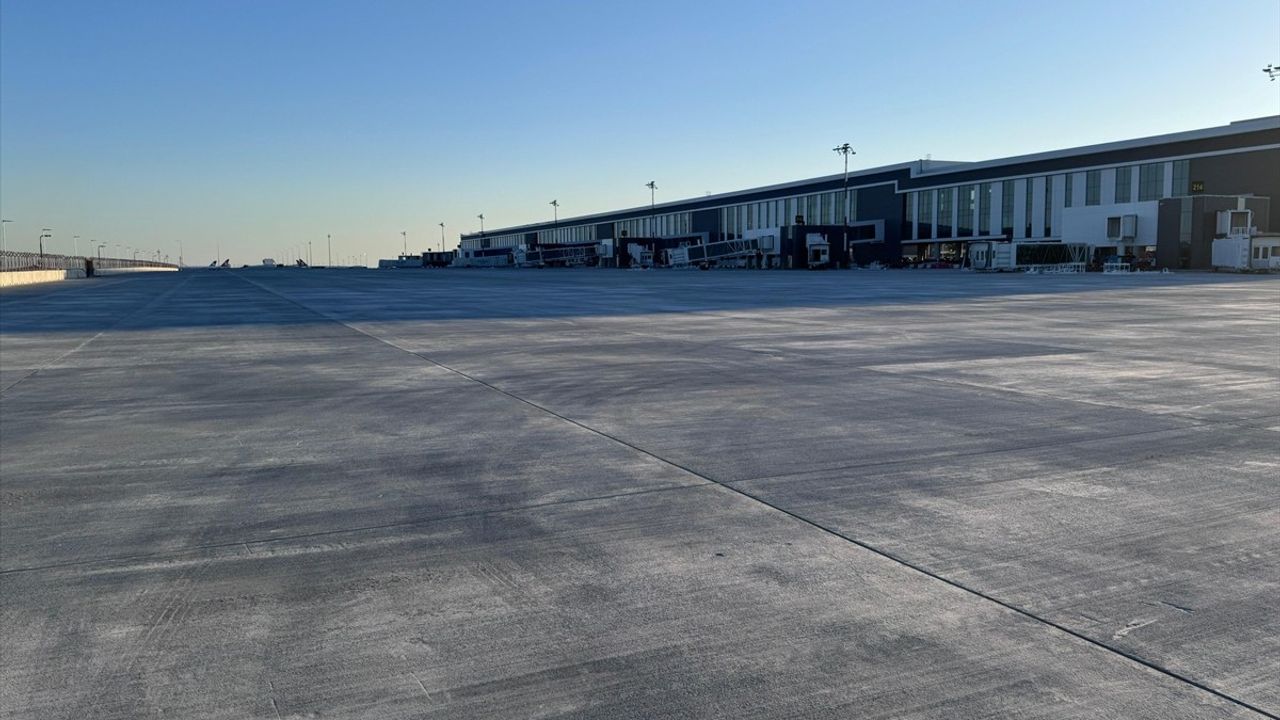 Antalya Havalimanı'nda Yeni Terminal Binaları 12 Nisan'da Açılıyor