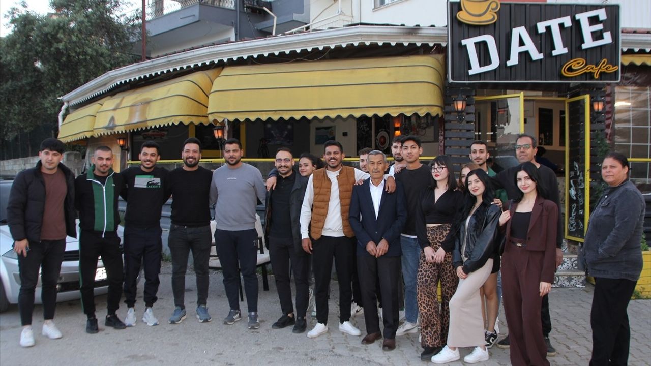 Antalyalı Çift, 45 Yıl Sonra Düğün Hayalini Gerçekleştirdi