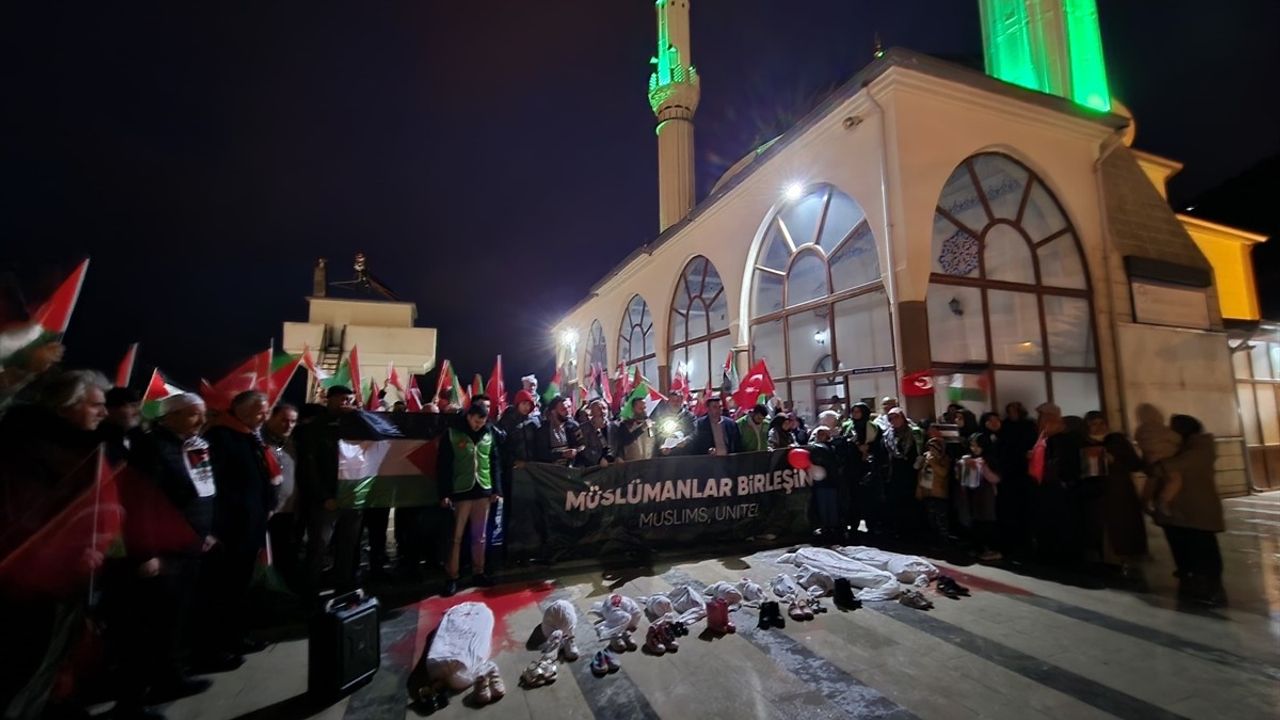 Artvin'de Gazze'ye Destek İçin Araç Konvoyu Oluşturuldu