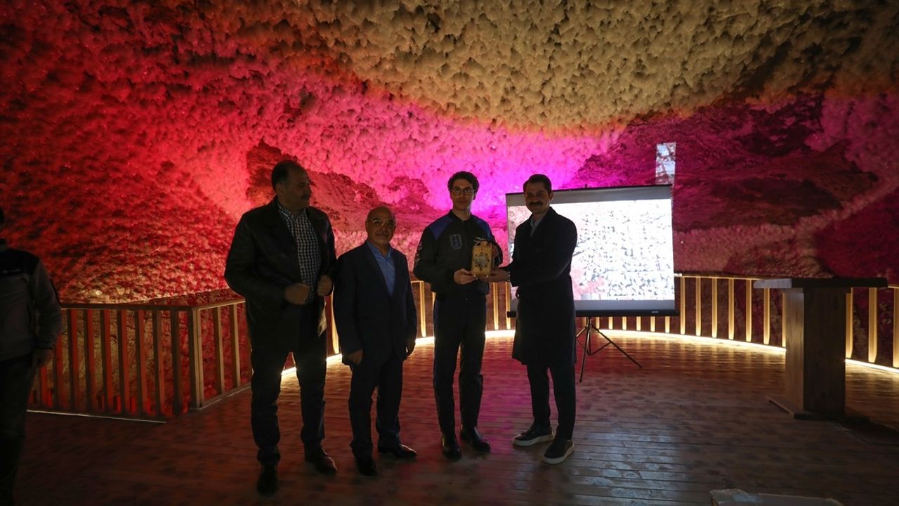 Astronot Atasever, Tuz Mağaraları'nda Öğrencilerle Buluştu