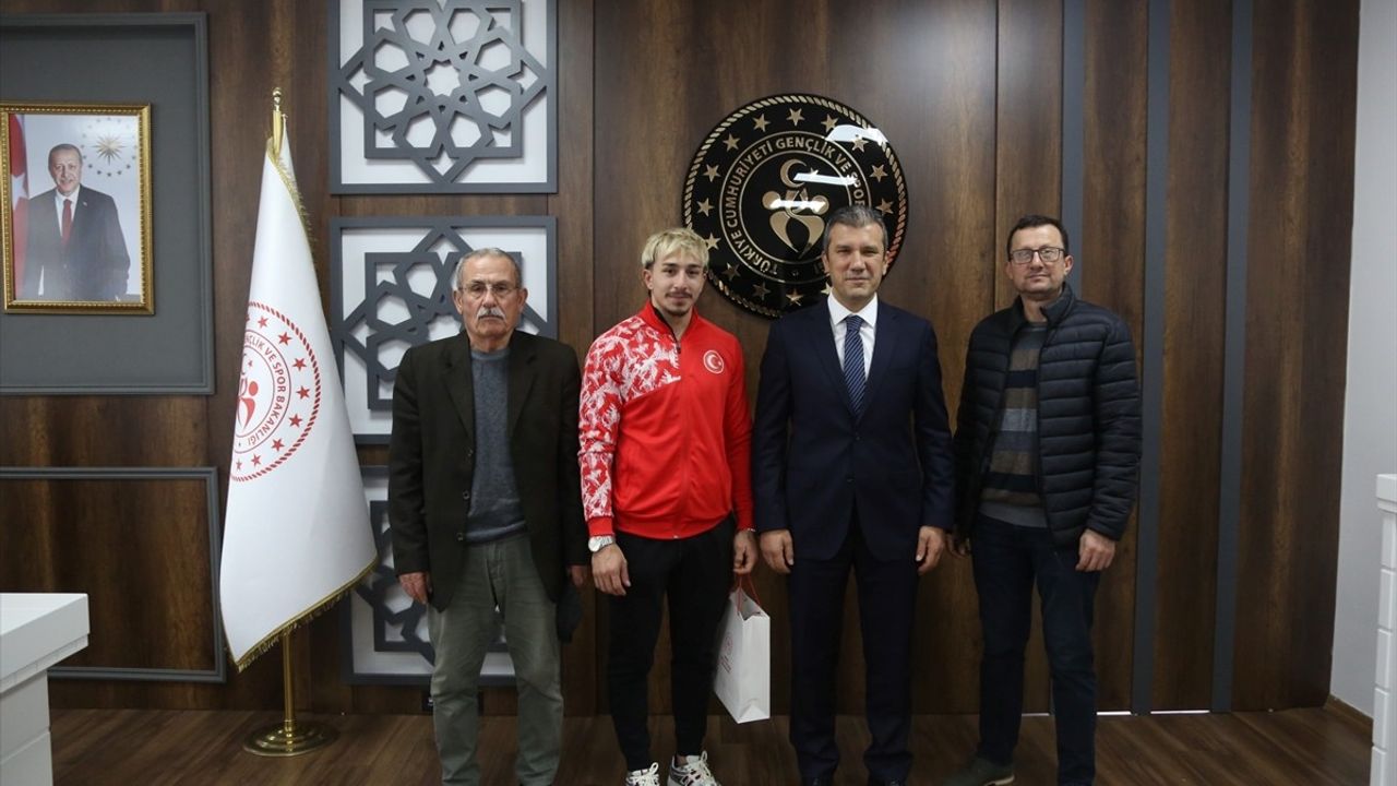 Avrupa Şampiyonu Halterci Yusuf Fehmi Genç, Ordu'da Coşkuyla Karşılandı