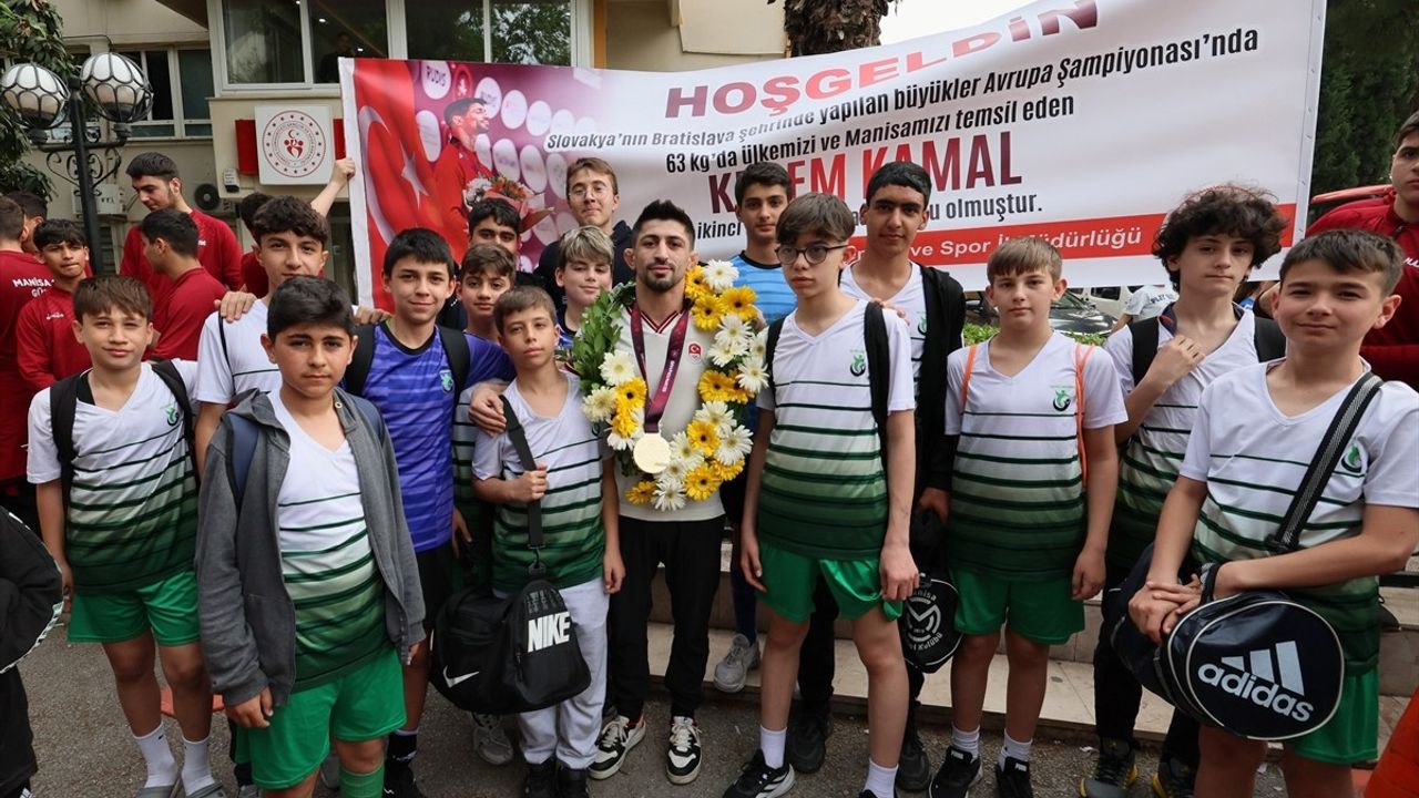 Avrupa Şampiyonu Kerem Kamal'a Manisa'da Coşkulu Karşılama