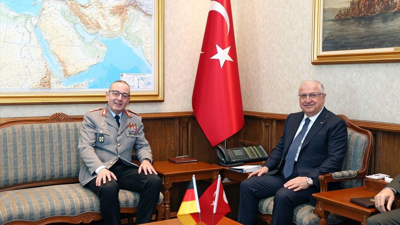 Bakan Güler, Almanya Genelkurmay Başkanı Breuer'i Kabul Etti