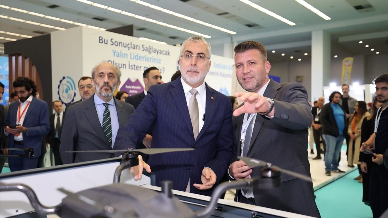 Bakan Işıkhan, 7. Verimlilik ve Teknoloji Fuarı'nı Ziyaret Etti