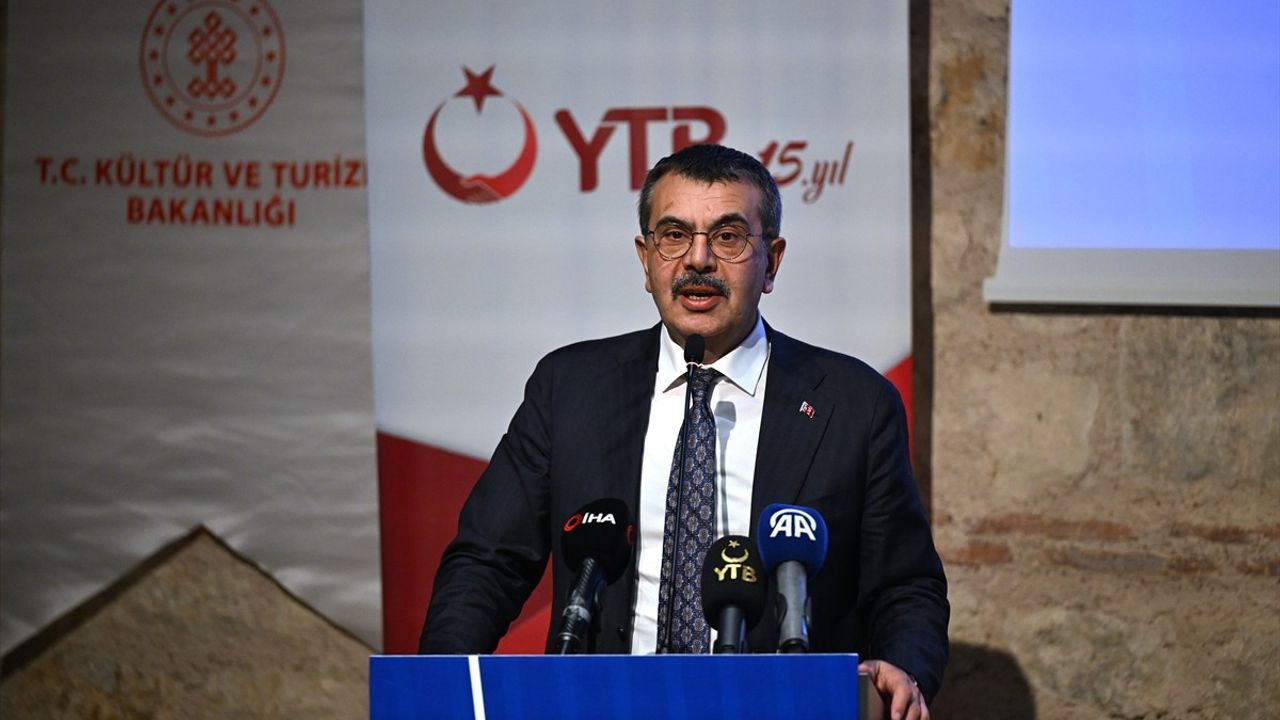 Bakan Tekin'den Uluslararası Öğrencilere Vurgu: Ana Dil ve Kültür Eğitimi Önemli