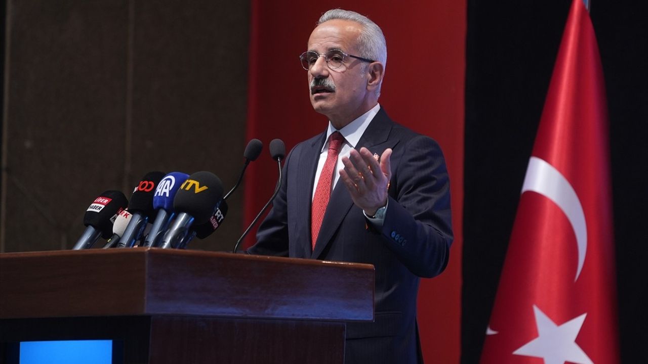 Bakan Uraloğlu: İstanbul Depremi Altyapı Yatırımları ile Hasarsız Geçti