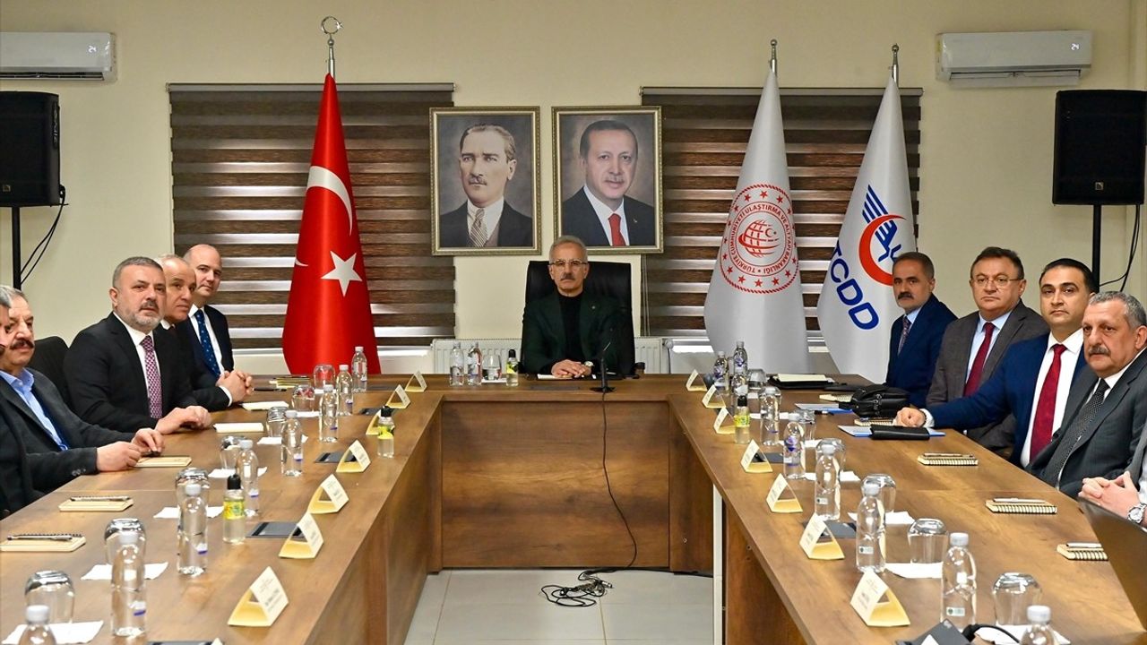 Bakan Uraloğlu'ndan Sincan OSB-Yenikent-Kazan Soda Demiryolu Projesi Değerlendirmesi