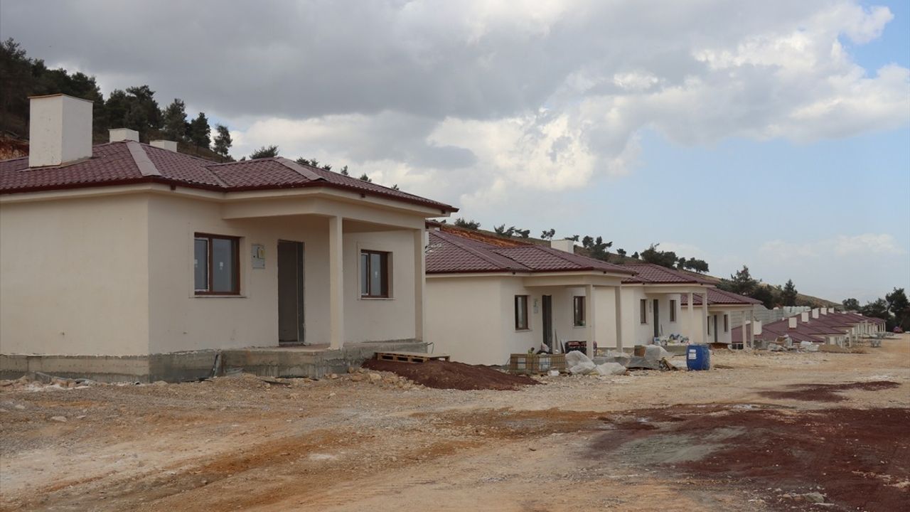 Bakan Yardımcısı Karaloğlu, Hatay'da Deprem İncelemeleri Gerçekleştirdi