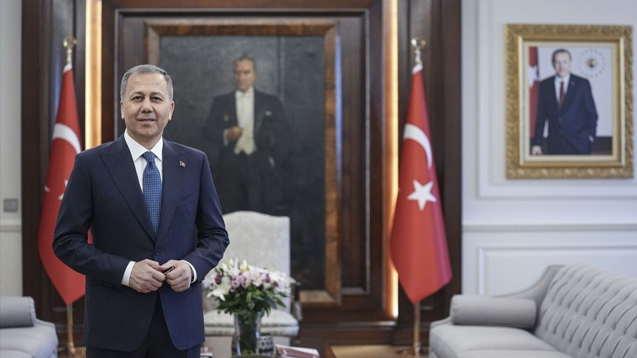 Bakan Yerlikaya: 175 Bin Suriyeli Ülkelerine Dönüyor