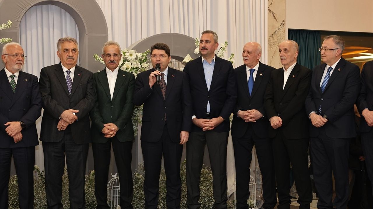 Bakanlar Tunç ve Uraloğlu, Sakarya'da Düğün Törenine Katıldı